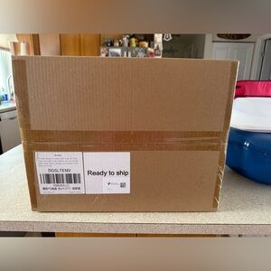 Box of 27 navy bubble mailers